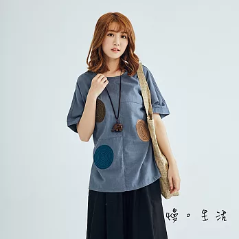 【慢。生活】撞色圓型貼布棉麻上衣(2色)-F　FREE藍