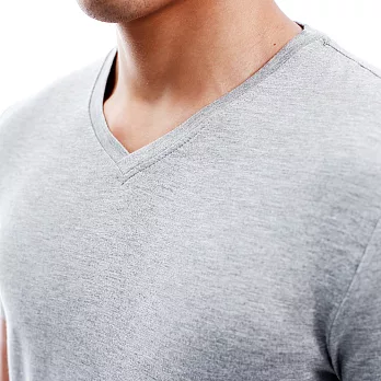 著感獨走。經典復刻。早秋重磅防縮V-Neck-M淺灰