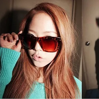 Ejing太陽眼鏡 巴黎花都系列 歐美復古款-男女皆可戴 (EJ1128 SA) #橘碎花色