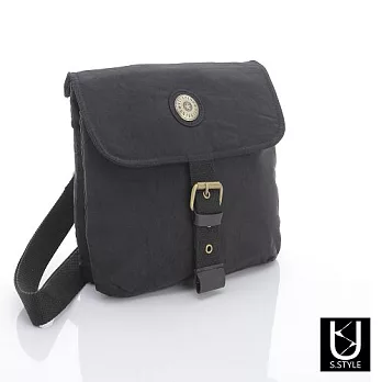 【US.style】S.style 防水皺皺布 超輕量 掀蓋斜背包(經典黑)