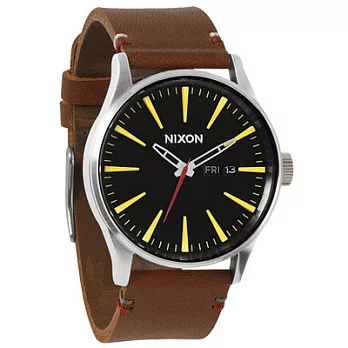 NIXON The SENTRY LEATHER 搖滾潮流時尚都會腕錶(黑黃)