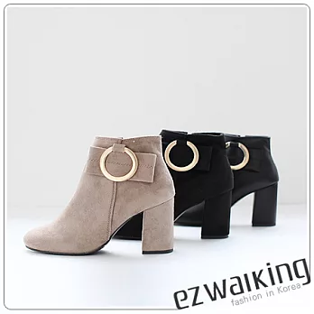 ezwalking{韓國女鞋}麂皮圓形扣環6cm高跟短靴-2色黑,米