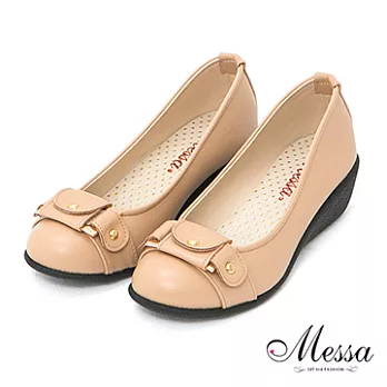 【Messa米莎】(MIT)個性款鉚釘扣造型楔型包鞋-兩色35米色