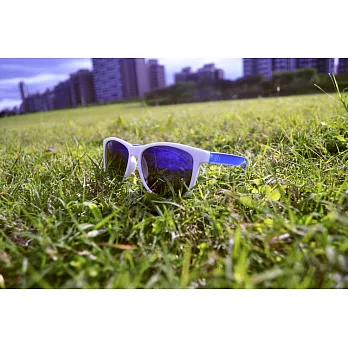 2i’s│Bates 太陽眼鏡│白色霧面框│藍色反光鏡片│抗UV400