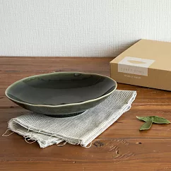 【日本K─ai】窯燒素色陶瓷深盤22cm ‧ 深綠