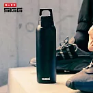 瑞士百年 SIGG 彈蓋輕量保溫瓶 550ml ─ 純黑