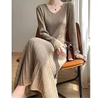 日本 Belle Ćie 精緻韓風 | V領絕美修身 不刺癢針織洋裝 | 自然腰身 十分顯瘦 | 沉靜氣質 柔軟不扎 沙棕色