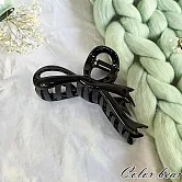 【卡樂熊】晶亮系列．曲線造型抓夾/鯊魚夾- 飄帶亮黑色