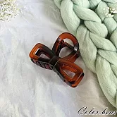 【卡樂熊】晶韌系列．微透光結飾造型抓夾/鯊魚夾- 鏤空玳瑁色