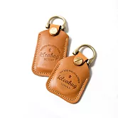 點子包【icleaxbag】Airtag感應扣保護套鑰匙圈 大門磁扣 感應扣皮套 磁扣保護套 台灣製造-大款式 淺棕色