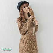 【Gentle wind】斜邊釦造型碎花上衣-F　FREE杏色