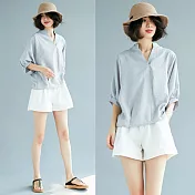 【A.Cheter】簡約V領蝙蝠袖寬鬆不規則後開衩純色上衣102072F灰