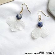 『坂井.亞希子』藍色瑪瑙花瓣耳環 -耳針款