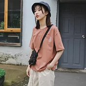 【良池】日系字母繡花百搭短T (2色)FREE磚紅