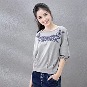 【MsMore】荷蘭優質透氣棉皇冠花刺繡蝙蝠袖抓摺藝術上衣#j103888XL灰