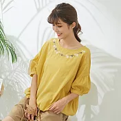 【慢。生活】圓領刺繡抽繩上衣 21046　FREE黃色