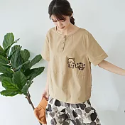 【慢。生活】卡通刺繡寬版繭型上衣 8013-9 FREE卡其