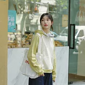 【良池】大口袋小印花連帽配色長袖上衣(2色)    FREE黃杏