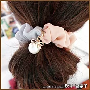 『坂井．亞希子』氣質優雅雙色蝴蝶結珍珠垂墜造型髮圈 -粉+灰