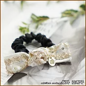 『坂井.亞希子』金線螺旋紋刺繡蕾絲蝴蝶結皇冠吊牌髮圈 -白色