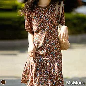 【MsMore】日本氣質杏桃印花飄逸輕柔洋裝#109314- L 駝