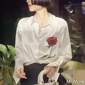 【MsMore】 絲質襯衫定位玫瑰印花長袖上衣彈力緞面短版百搭白色# 118960 M 白色