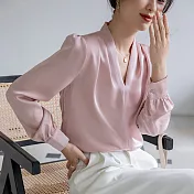 【MsMore】 韓版百搭V領緞面修身長袖襯衫款短版上衣# 120629 L 粉紅色