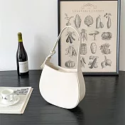 O-ni O-ni新款精選優質皮革簡約風時尚流行腋下單肩包(品質嚴選保證)(b6055) 米白色