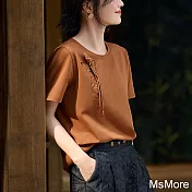 【MsMore】 新中式刺繡簡約時尚T恤圓領立體盤扣蝴蝶短袖短版上衣# 122657 M 黃色
