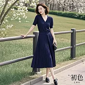 【初色】純色V領短袖針織衫上衣女上衣+百褶修身氣質半身裙套裝-藏藍色-11717(F可選) F 藏藍色