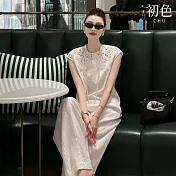 【初色】蕾絲鏤空短袖T恤上衣女上衣+純色休閒褲寬褲長褲套裝-白色-11841(M-2XL可選) M 白色