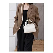 O-ni O-ni全新品精選優質頭層牛皮超大空間輕巧大容量百搭小旅行實用名媛最愛波斯頓包(品質保證)(bag-6117) 白色