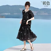 【初色】氣質風寬鬆純色繡花圓領短袖中長連衣裙連身洋裝-黑色-13046(M-2XL可選) M 黑色