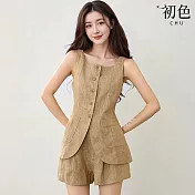 【初色】休閒風純色方領無袖口袋背心上衣女上衣+純色透氣休閒褲寬褲短褲套裝-咖色-13106(M-XL可選) M 咖色