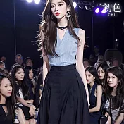 【初色】氣質透氣撞色條紋V領無袖襯衫+純色高腰A字百褶半身裙套裝-藍色-12748(M-XL可選) M 藍色