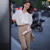 【初色】簡約風琴摺翻領五分袖襯衫上衣女上衣+通勤九分褲直筒褲長褲-米白衣卡其褲-12545(M-3XL可選) M 米白衣卡其褲