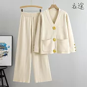 【衣途】大釦子針織毛衣休閒寬褲兩件套裝(KDAQ-13A) FREE 杏色