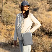 《TRAVELON》Voyages 3層防盜斜背包 - 象灰