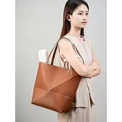 O-ni O-ni全新品精選優質頭層牛皮柔軟大容量拼接折疊時尚款水桶包(品質保證)(bag-6146) 棕色