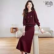 【初色】拼色釦子圓領長袖針織衫上衣女上衣+純色A字裙半身裙套裝-共4色-16152(F可選) F 紅色