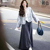 【初色】新中式短款拼接圓領單排盤扣長袖改良漢服女外套+休閒褲長褲套裝-花衣藍灰褲-16645(M/L可選) M 花衣藍灰褲