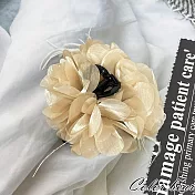 【卡樂熊】韓系羽毛花朵造型鯊魚夾/抓夾- 卡其