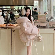 【MsMore】 仿狐狸毛領連帽短款羽絨棉寬鬆加厚保暖外套# 126829 S 玫紅色