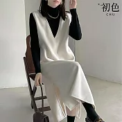 【初色】純色無袖V領側邊開叉背心馬甲中長裙連衣裙連身洋裝長裙-共3色-16692(M-2XL可選) M 杏白
