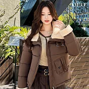 【AMIEE】率性翻領羊羔絨拼接羽絨棉外套(KDCQ-2587) M 咖啡