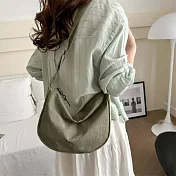 【HandStyle】側背包 韓系輕量慵懶月牙防水百搭斜背包(26055) _綠色