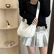 【HandStyle】側背包 韓系輕量慵懶月牙防水百搭斜背包(26055) _白色