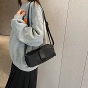 【HandStyle】側背包 輕量防水插扣設計感旅行運動橫包(97045) _黑色