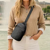 《TRAVELON》Runways雙層防盜斜背胸包 - 墨黑