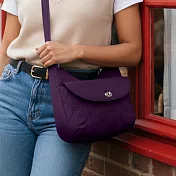 《TRAVELON》Runways 3層防盜斜背旋鈕彎月包 - 黑莓紫